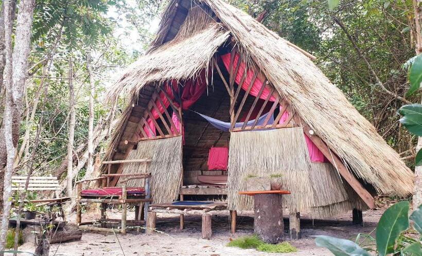 بانگلوی استاندارد با چشم‌انداز دریا, Crusoe Koh Takiev Island