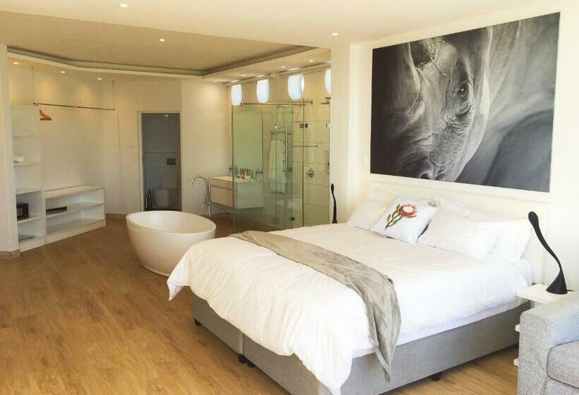 스위트 킹사이즈 침대, Peach On Beach Boutique Guesthouse