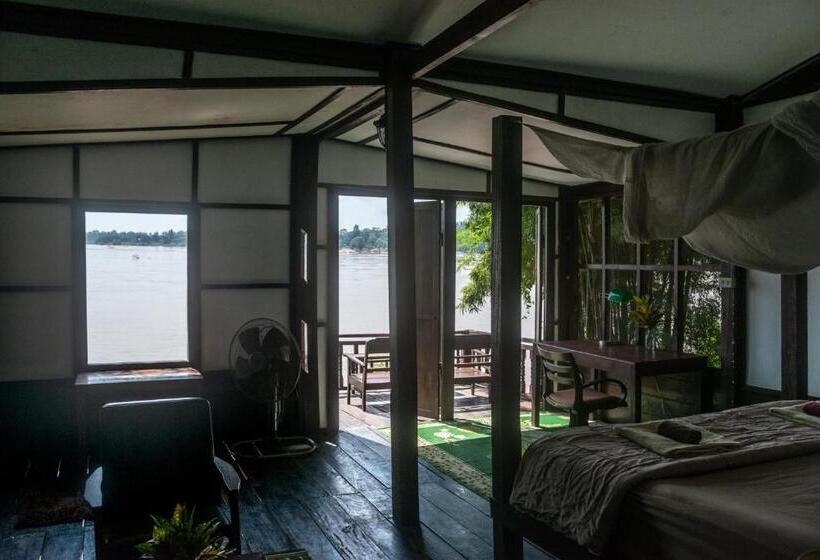 بانگلوی استاندارد, Pomelo Restaurant And Guesthouse S Fishermen & A Tammarine Bungalow Riverfront   Immerse In Nature