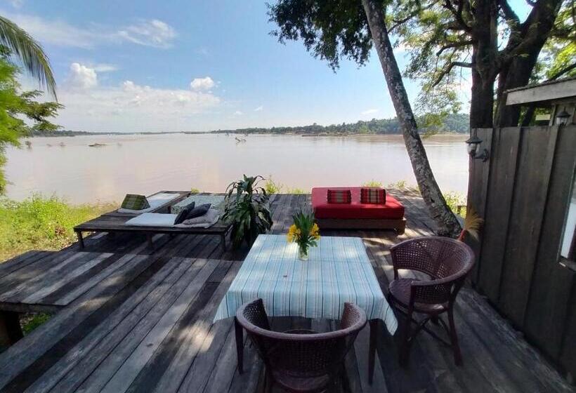 بانگلوی استاندارد, Pomelo Restaurant And Guesthouse S Fishermen & A Tammarine Bungalow Riverfront   Immerse In Nature