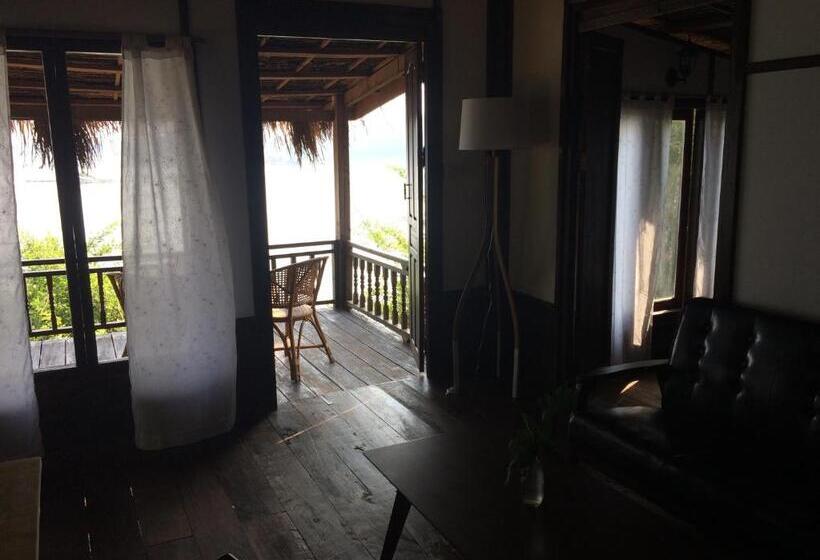 بانگلوی استاندارد, Pomelo Restaurant And Guesthouse S Fishermen & A Tammarine Bungalow Riverfront   Immerse In Nature