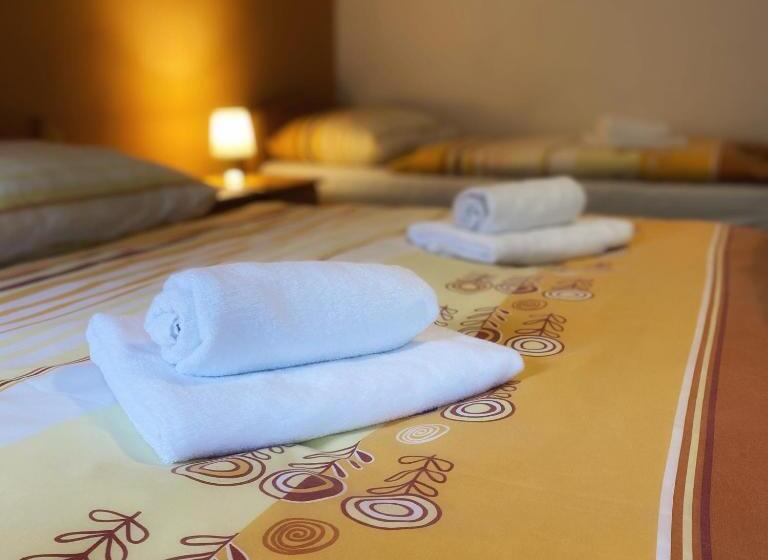 Трехместный Номер Классика, Horský Hotel Sněženka