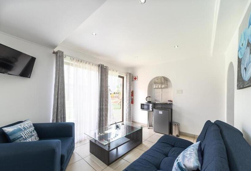 Семейный Номер, Oppiplot Guest House & Venue