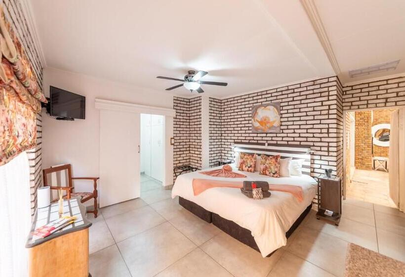 Номер Deluxe, Oppiplot Guest House & Venue