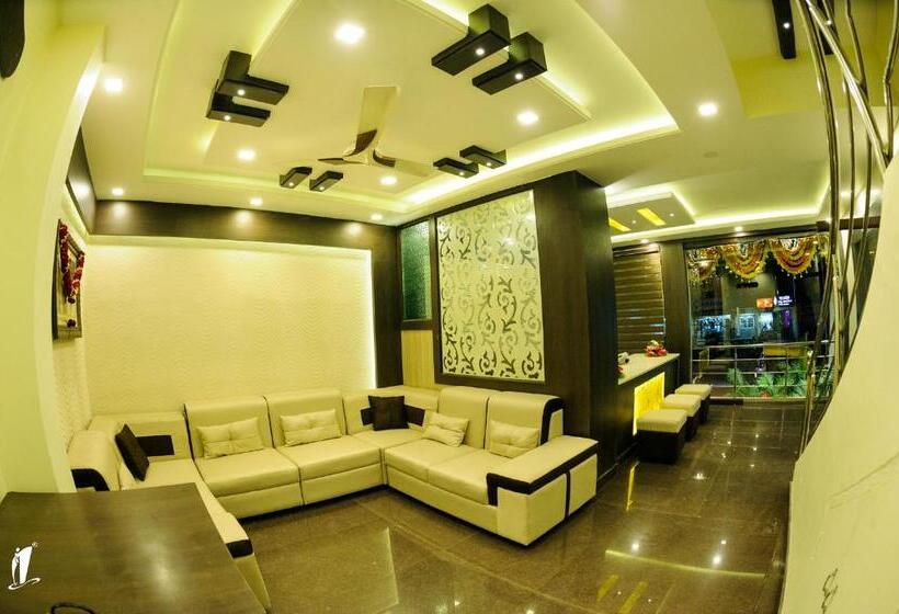 Номер Deluxe, Srigandha Residency  Vaccinated Staff