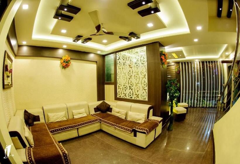 Люкс Superior, Srigandha Residency  Vaccinated Staff