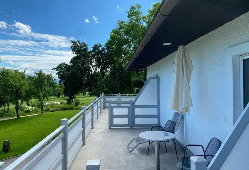 Номер Superior с Балконом, Og's Golf Lodge