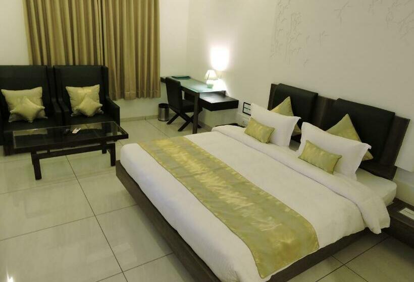 Номер Deluxe, Kalyan S   Mansingh Inn