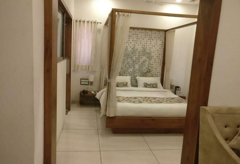 Люкс Кровать Кинг, Kalyan S   Mansingh Inn