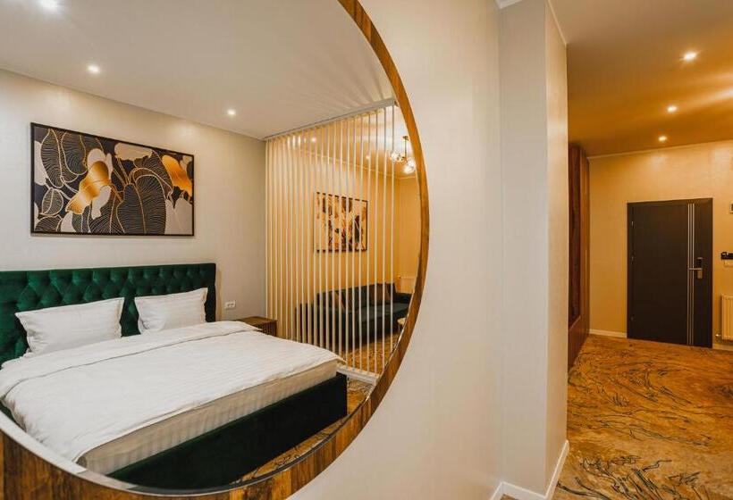 سوییت خانوادگی, Motel Andra