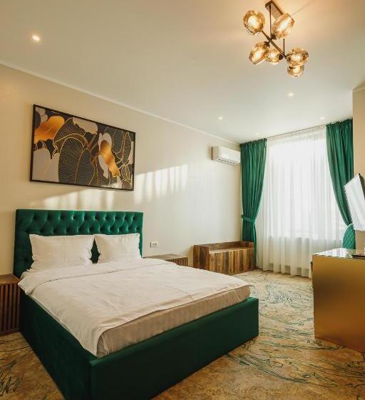 اتاق لوکس, Motel Andra