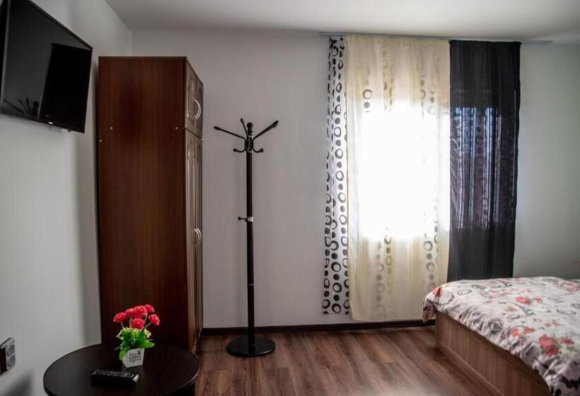 Апартаменты 1 Спальня с Видом, Casa Robi