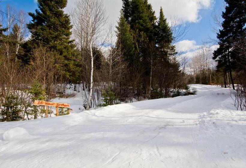 샬레, Camping Chalets Spas Pignons Rouges