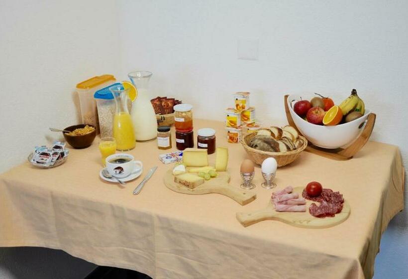 Quarto Estandar, Le Cerneux Au Maire