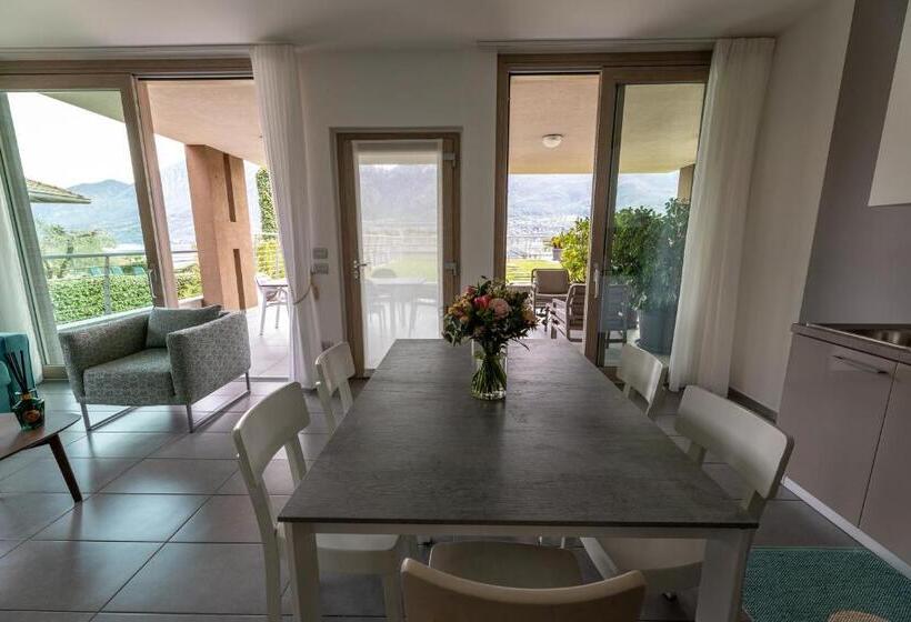 Апартаменты 2 Спальни, Bellagio Village  4 Apartments By The Lake   Seasonal Warm Pool And Sauna