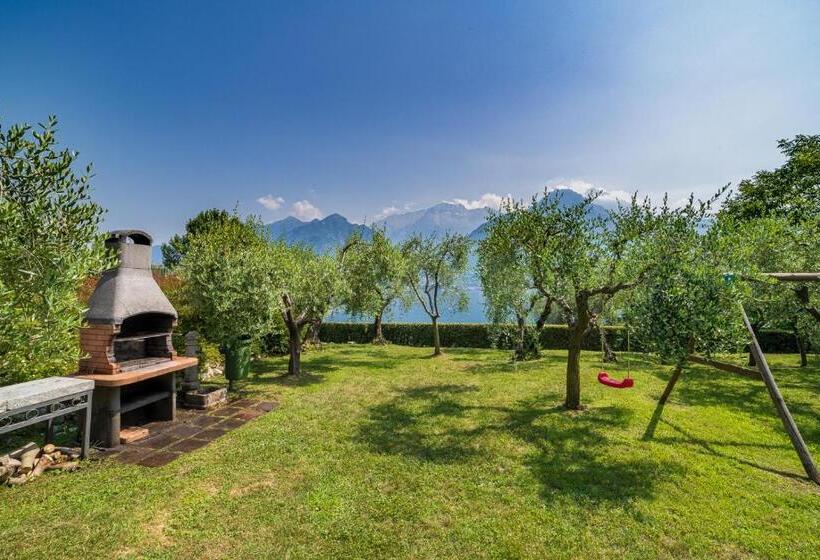 Апартаменты Deluxe 3 Спальни, Bellagio Village  4 Apartments By The Lake   Seasonal Warm Pool And Sauna