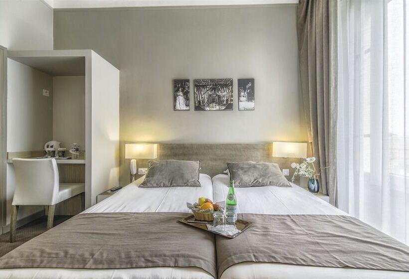 Номер Стандарт, Kyriad Orange Centre Ville 3 Stars   Hotel Restaurant   La Galerie D Art Des Princes   Provence Alpe