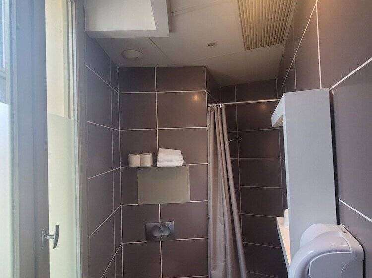 Номер Стандарт, Kyriad Orange Centre Ville 3 Stars   Hotel Restaurant   La Galerie D Art Des Princes   Provence Alpe