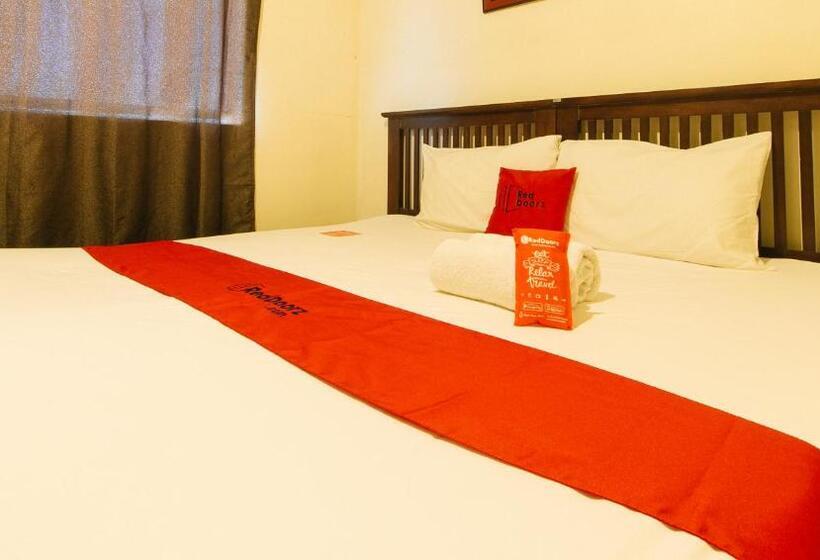 اتاق لوکس با تخت بزرگ, Reddoorz Plus @ E Rodriguez Corner Banawe