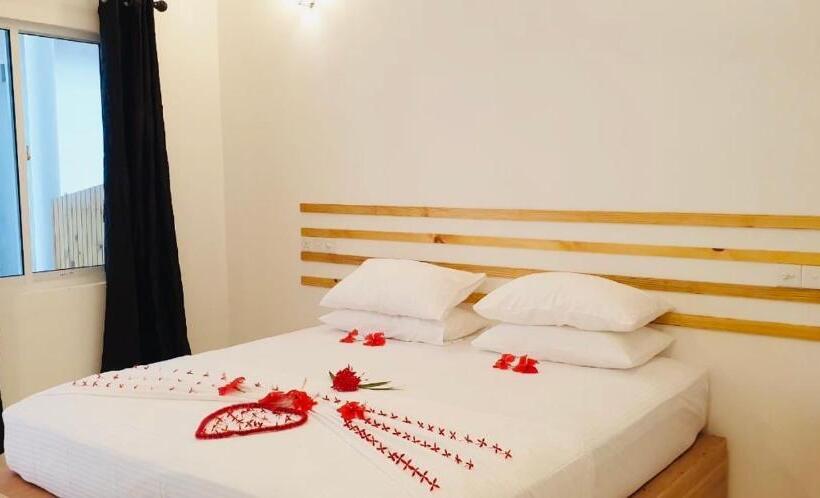 اتاق لوکس, Sunny Beach Thoddoo
