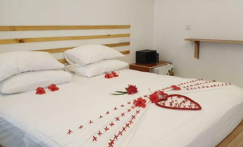 اتاق لوکس, Sunny Beach Thoddoo