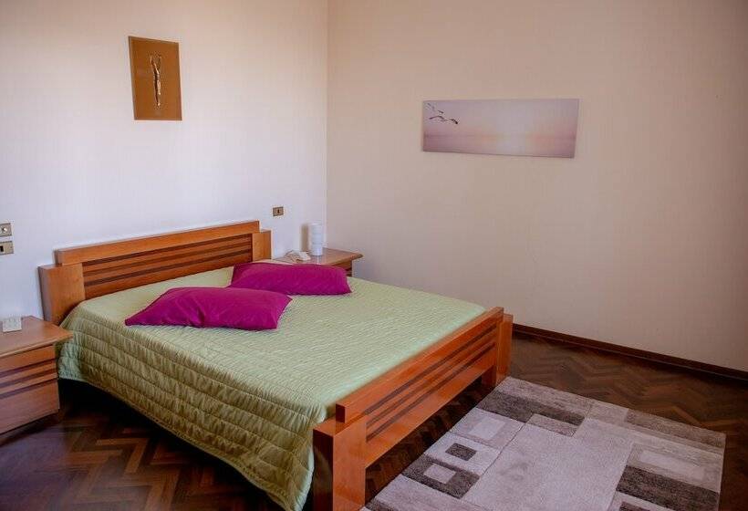 ویلای 4 خوابه, Villa Rosa