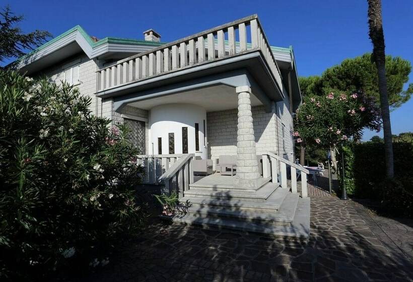 ویلای 4 خوابه, Villa Rosa