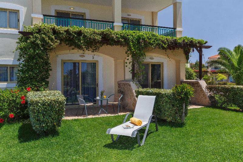بانگلوی استاندارد, Lindos Princess Beach