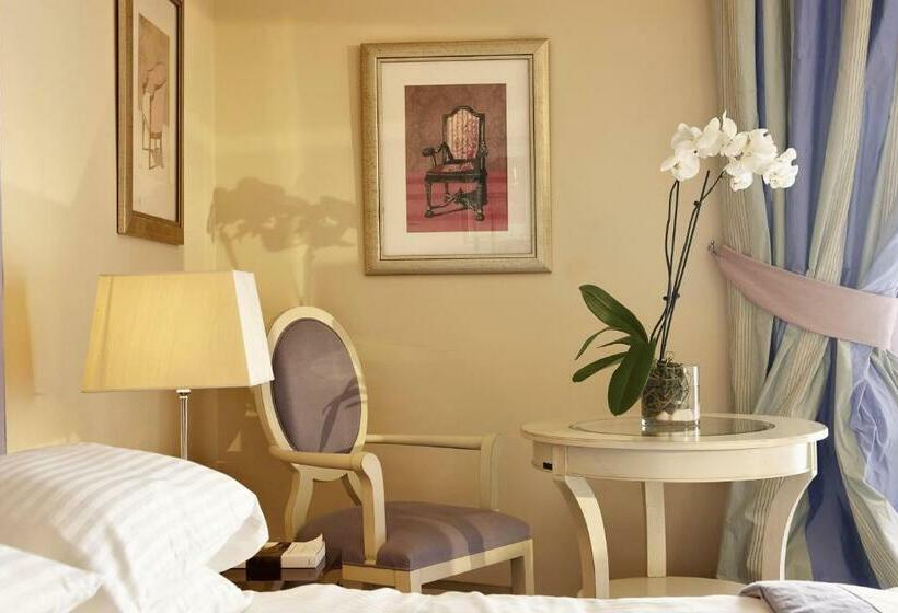 اتاق لوکس با چشم‌انداز دریا, Princess Resort, Santikos Collection