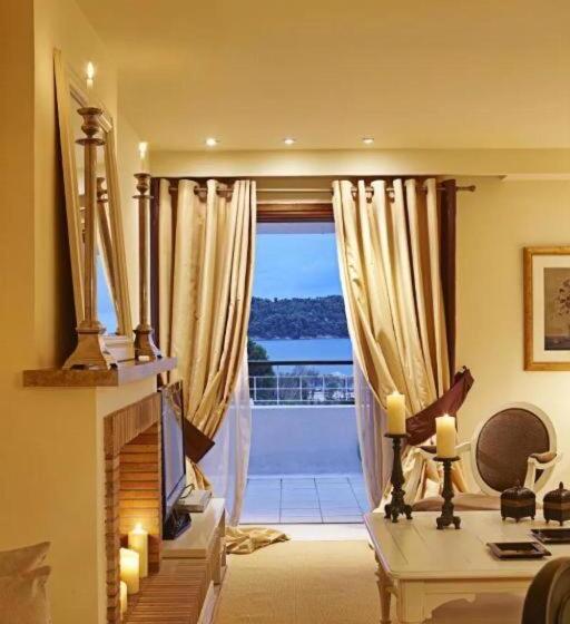 سوئیت 2 خوابه, Princess Resort, Santikos Collection