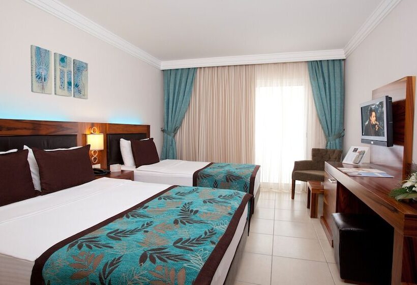 标准三人间, Xperia Grand Bali Hotel   All Inclusive