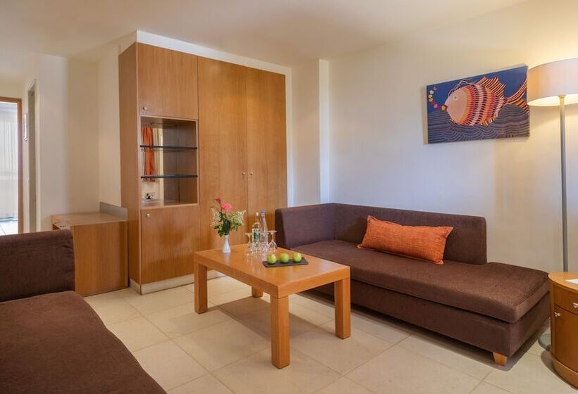 Семейный Номер, Blue Sea Beach Affiliated by Melia