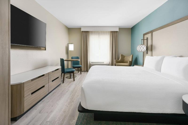 اتاق استاندارد با تخت بزرگ, Fairfield By Marriott Inn & Suites Marathon Florida Keys