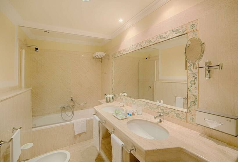 Семейный Номер, NH Caltagirone Villa San Mauro