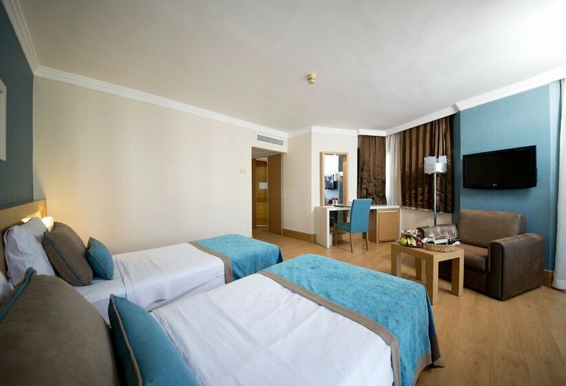 Номер Стандарт Трехместный, Limak Limra Hotel & Resort Kemer   Kids Concept