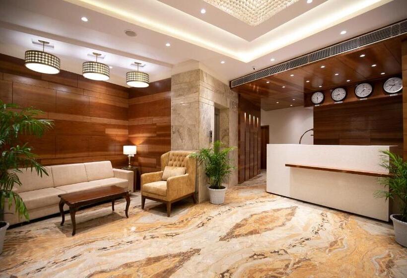 Номер Deluxe, The Square Somnath