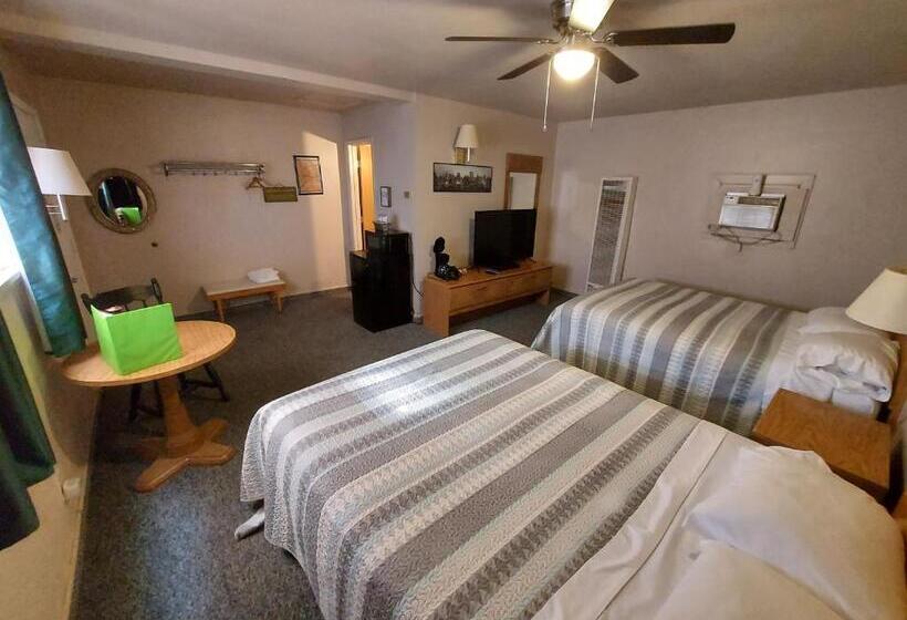 Четырехместный Номер Классик, Cactus Inn