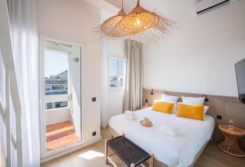 اتاق خانوادگی, Hôtel Casa Marina