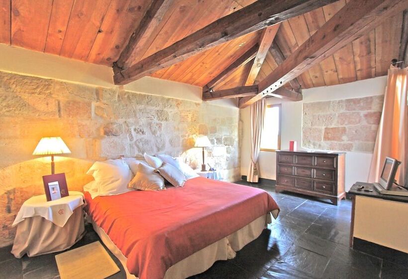 Полулюкс, Posada Real Castillo Del Buen Amor