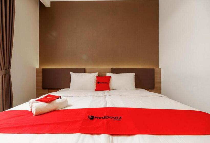 Номер Стандарт, Reddoorz Plus Near Lippo Mall Kemang 2
