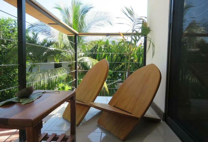 اتاق استاندارد با بالکن, El Chante Surf House