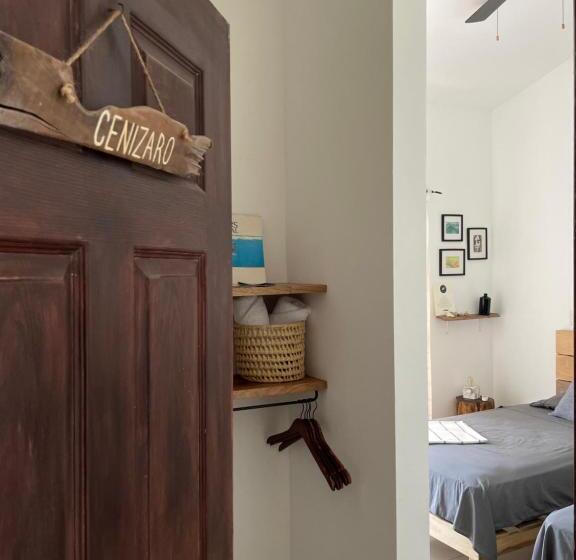 اتاق استاندارد با بالکن, El Chante Surf House