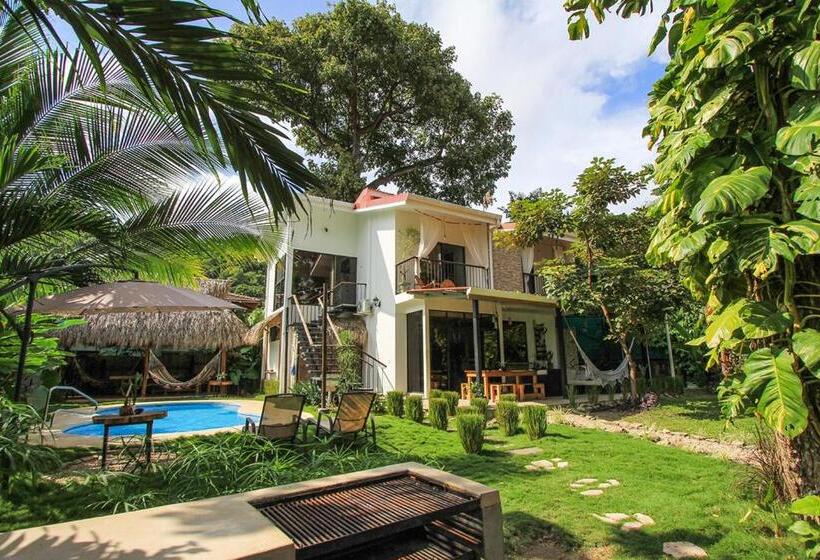 اتاق استاندارد با بالکن, El Chante Surf House