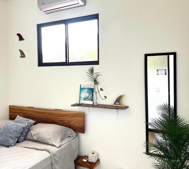 اتاق استاندارد, El Chante Surf House