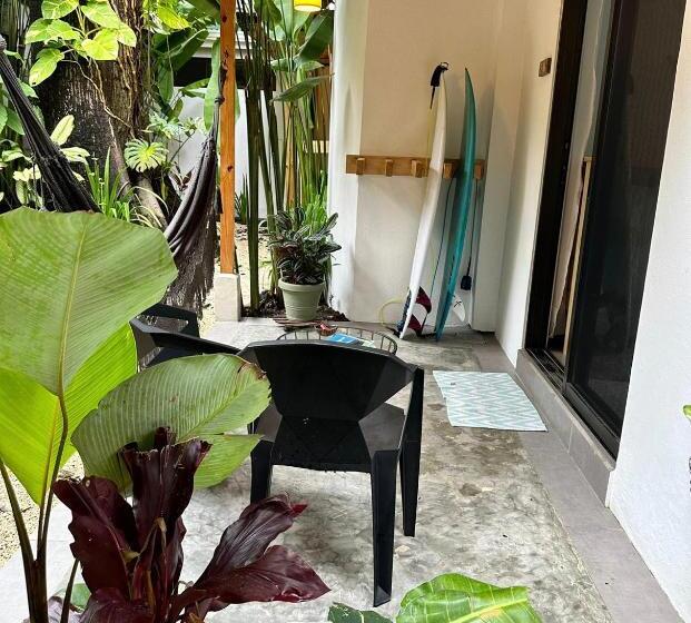 اتاق استاندارد با تراس, El Chante Surf House