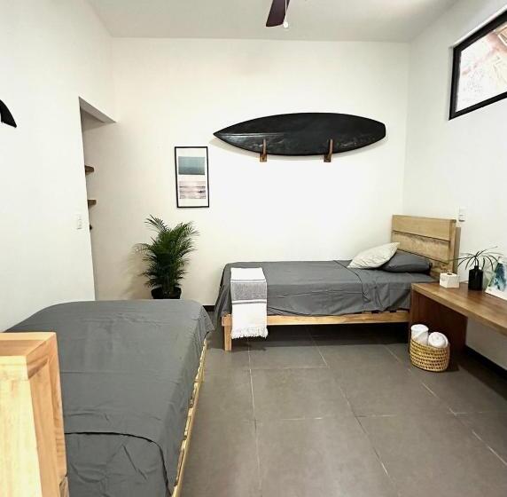 اتاق استاندارد با تراس, El Chante Surf House