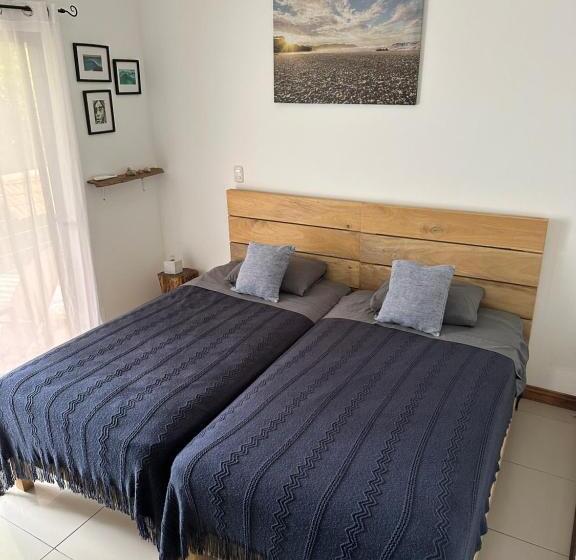 اتاق استاندارد با بالکن, El Chante Surf House