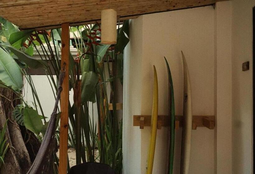 اتاق استاندارد با تراس, El Chante Surf House
