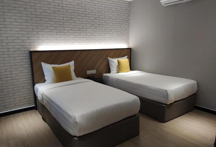 Номер Deluxe, 99 Seri Kembangan Serdang