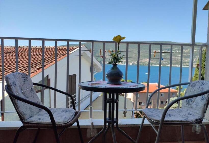 Triple Room Sea View, Smestaj Vella